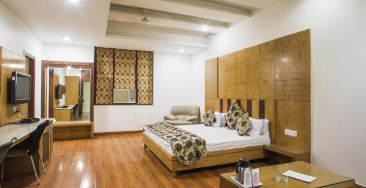 Hotel Mandakini Plaza Kānpur Exterior foto