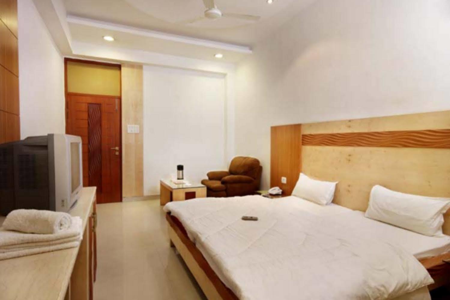 Hotel Mandakini Plaza Kānpur Quarto foto